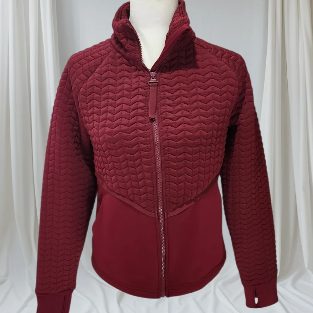 Avia Womems Maroon Quilted Warm Up Cool Down Jacket. Size S (4-6)